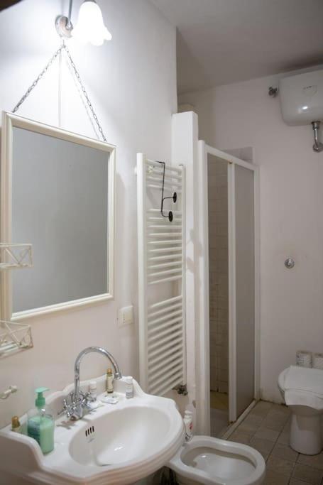 Elegant Apartment Outside Ztl & 10Min From Center Florence Luaran gambar