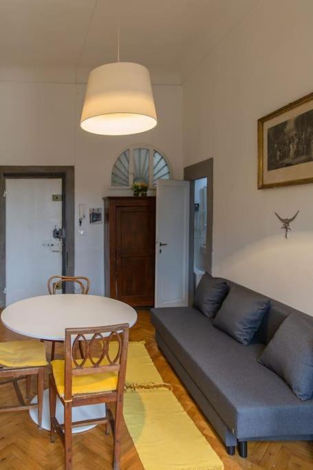 Elegant Apartment Outside Ztl & 10Min From Center Florence Luaran gambar