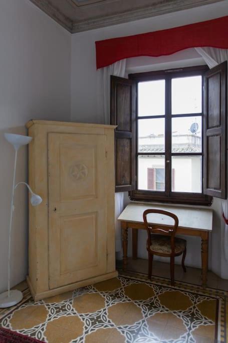 Elegant Apartment Outside Ztl & 10Min From Center Florence Luaran gambar