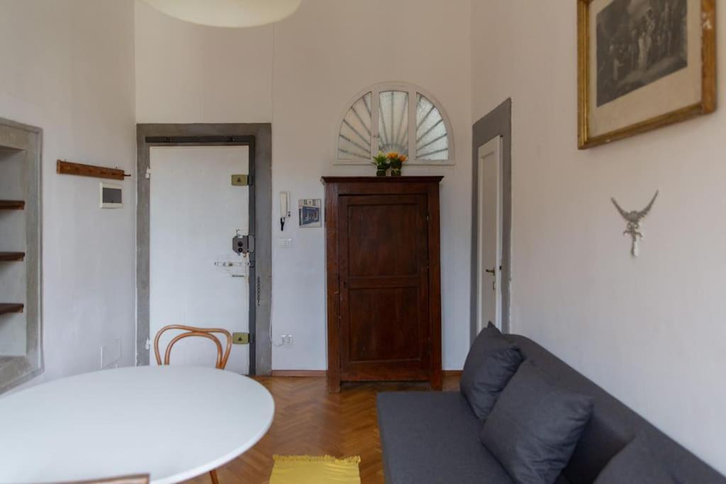 Elegant Apartment Outside Ztl & 10Min From Center Florence Luaran gambar