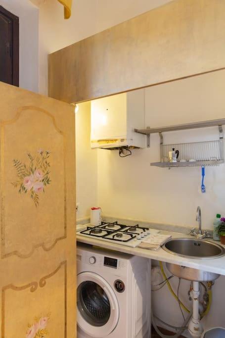 Elegant Apartment Outside Ztl & 10Min From Center Florence Luaran gambar